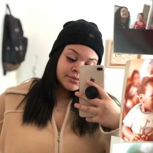 Meet your Posher, Cedes